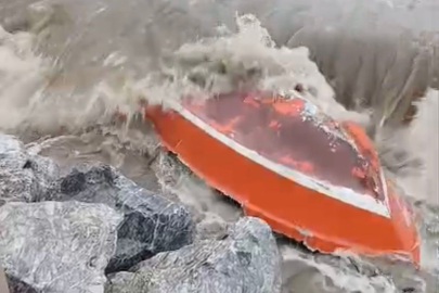 Gemlik ve Kumla'yı lodos vurdu! Tekneler battı