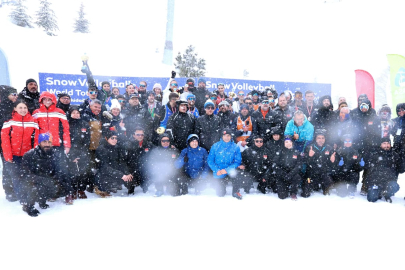 Uludağ’da kar voleybolu rüzgarı: Türkiye Kadın Takımı zirvede