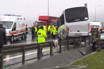 Polis servis minibüsü kaza yaptı: Şehit olduğu söylenen polis memuru kalp masajıyla hayata döndü