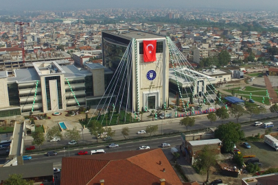 Bursa Büyükşehir'de ödemeler durduruldu, izinler iptal edildi