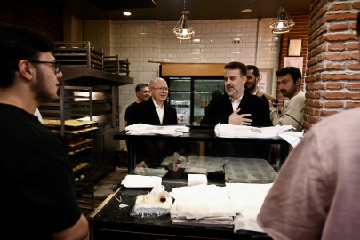 Bursa Büyükşehir'in yeni Başkan Vekili Biba esnafla bir araya geldi