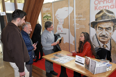 Nilüfer Açıkalın imza gününde okurlarıyla buluştu