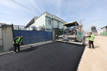 Büyükşehir Gürsu’da yolları yeniliyor