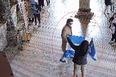 Ayasofya Camii'nde Bizans bayraklı provokasyon