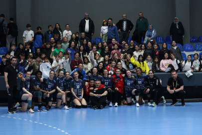 Büyükşehir Belediyespor’dan farklı galibiyet: Zirvedeki yerini korudu