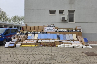 Bursa’da kaçak tütün baskını: Depolardan servet çıktı
