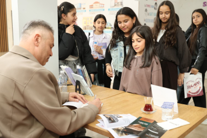 Bursa Kitap Fuarı’nda Osmangazi standına büyük ilgi