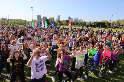Bursa’da açık havada spor ve dans keyfi