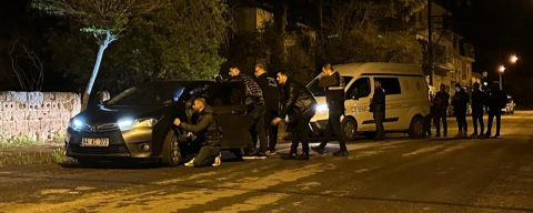 Polis ekiplerine pompalı tüfekle ateş açtı: 2 polis yaralı