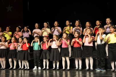 Bursa'da Çocuk Senfoni Orkestrası’ndan alkış alan performans