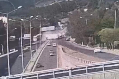 Freni boşalan tır 10 araca çarptı: 1'i polis 3 kişi hayatını kaybetti, 5 kişi yaralandı