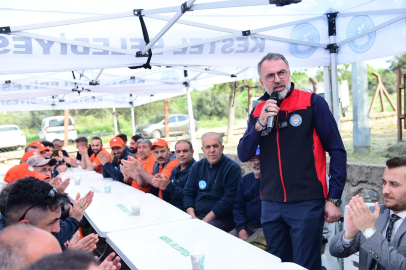Başkan Erol 1 Mayıs'ta belediye personeliyle gönül sofrasında buluştu