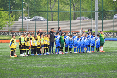 Geleceğin sporcuları minik timsahlar sahasında buluştu