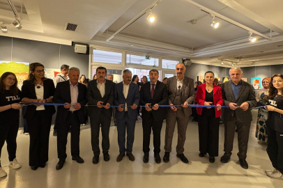 Turhan Tayan Anadolu Lisesi’nden “Şiirden Tuvale” sanat sergisi