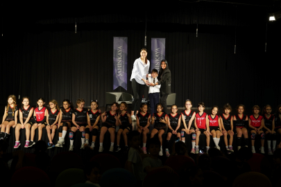 Şahinkayalı Öğrenciler Milli Voleybolcu Kübra Akman ile Buluştu