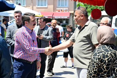 Başkan Yılmaz esnaf ve vatandaşlarla bayramlaştı