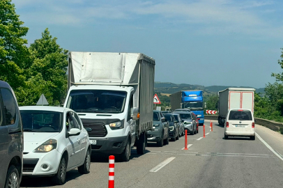 Otomobil arızası Yalova-Bursa karayolunu kilitledi