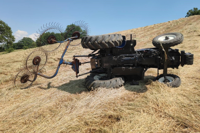 Tarlada traktör devrildi! Sürücüden acı haber
