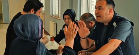 Dilencinin üzerinde çıkan paraya zabıtalar bile inanamadı