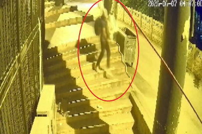 Dükkan sahibini şoke eden hırsızlık! Peruk takıp...