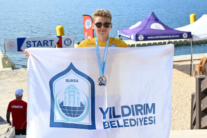Yıldırım Belediyesporlu yüzücülerden çifte şampiyonluk