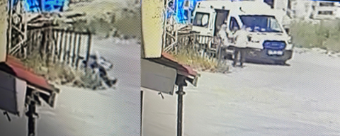 Baltayla önüne gelene saldırdı! 3 yaralı