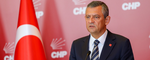 Özgür Özel ve ekibi Parti Meclisi'nden istifa etti