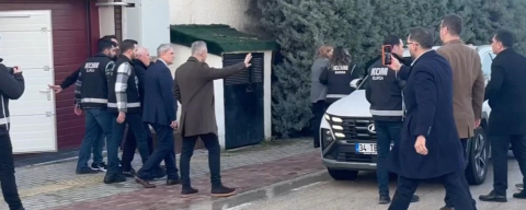 Bursa’daki dev soruşturmada çarpıcı detaylar! "Pasta kutusu içerisinde döviz"