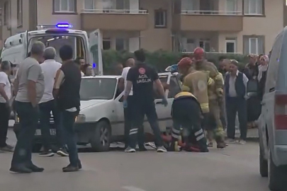 Minibüs ile otomobil çarpıştı: 9 yaralı