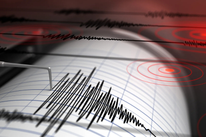 Endonezya'da 6.7 büyüklüğünde deprem