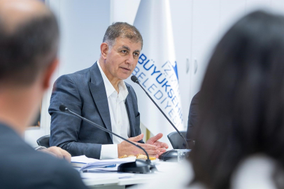 İzmir Büyükşehir Belediye Başkanı Cemil Tugay CHP'den istifa etti