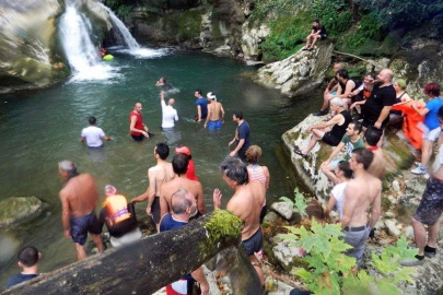 Doğa tutkunları Başkan Özel'in rehberliğinde Cennet Kanyonu'nda buluşuyor