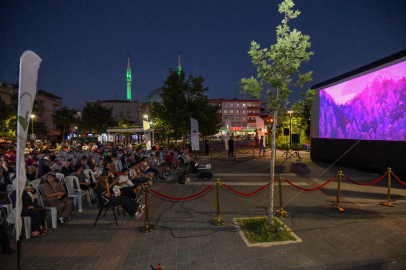 Osmangazi'de çocuklara ücretsiz sinema keyfi