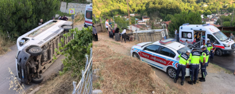 Tarım işçilerini taşıyan servis devrildi! Yaralılar var