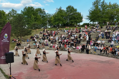 Dünya halk dansları İnegöl sokaklarını renklendirdi