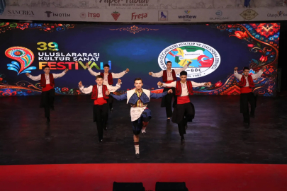 Altın Mobilya Halk Dansları Yarışması nefes kesti