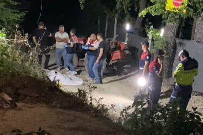 Devrilen traktörün sürücüsü hayatını kaybetti
