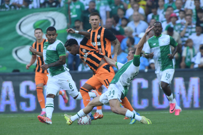 Bursaspor-Shakhtar Donetsk maçından gol çıkmadı