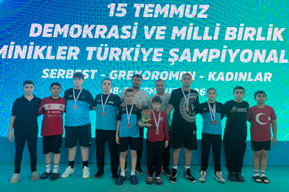 Yıldırım Belediyespor’dan çifte Türkiye üçüncülüğü