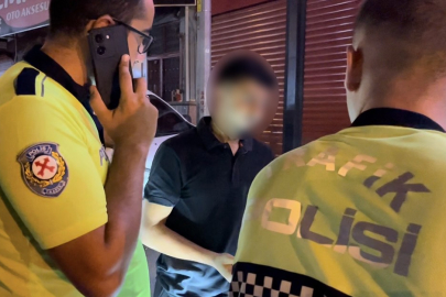 Polisin gözü önünde müşterinin otomobiliyle trafiği tehlikeye attı! Yakayı ele verdi