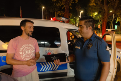 Duyarlı vatandaş bulduğu parayı sahibine ulaştırılması için polise teslim etti