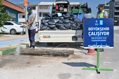 Bursa’da yağış öncesi ızgaralara kapsamlı temizlik