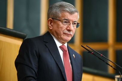 Ahmet Davutoğlu hakkında Cumhurbaşkanına hakaretten soruşturma başlatıldı