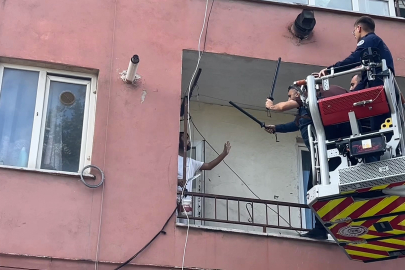 Hastaneye yatmamak için polise bıçak çekti