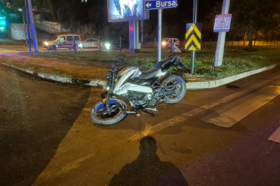 Genç aday sürücü motosiklet kazasında ağır yaralandı