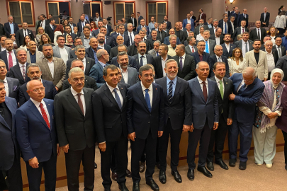 Cumhurbaşkanı Yardımcısı Yılmaz Bursa iş dünyası ile buluştu