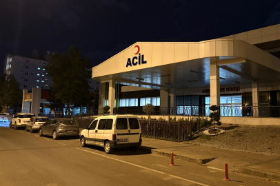 Babasının kucağındayken başına kaya parçası düşen bebek can verdi
