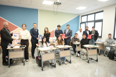 Yenişehir’de üniversite yolundaki gençlere 3 bin kitaplık destek