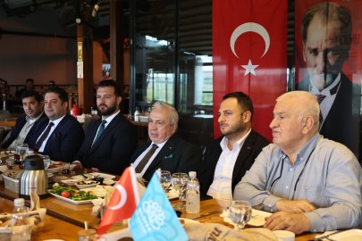 Başkan Özdemir tribün liderleriyle Bursaspor’u konuştu
