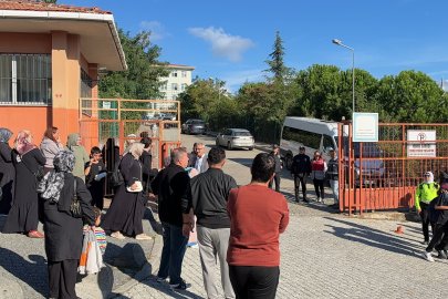 Ortaokulda bıçaklı saldırı!!! Üniforma giyerek eski okuluna gelip önüne geleni bıçakladı